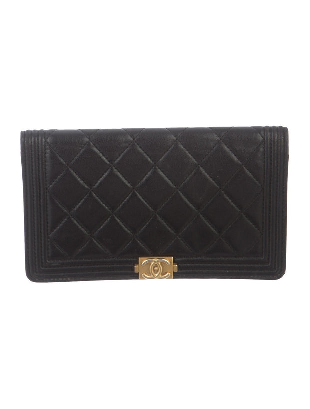 Chanel quilted Leather flap Boy wallet with gold hardware