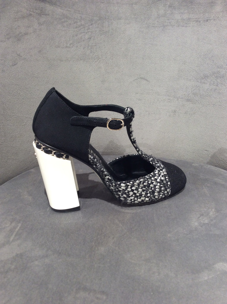 Chanel White/Black Canvas and Tweed CC Slingback Block Heel Pumps Size 38.5  Chanel