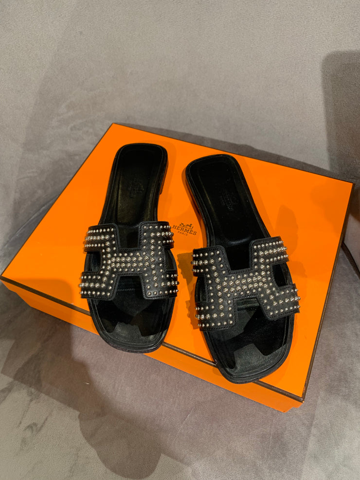 Hermès legend grommet stud H sandals 35/5