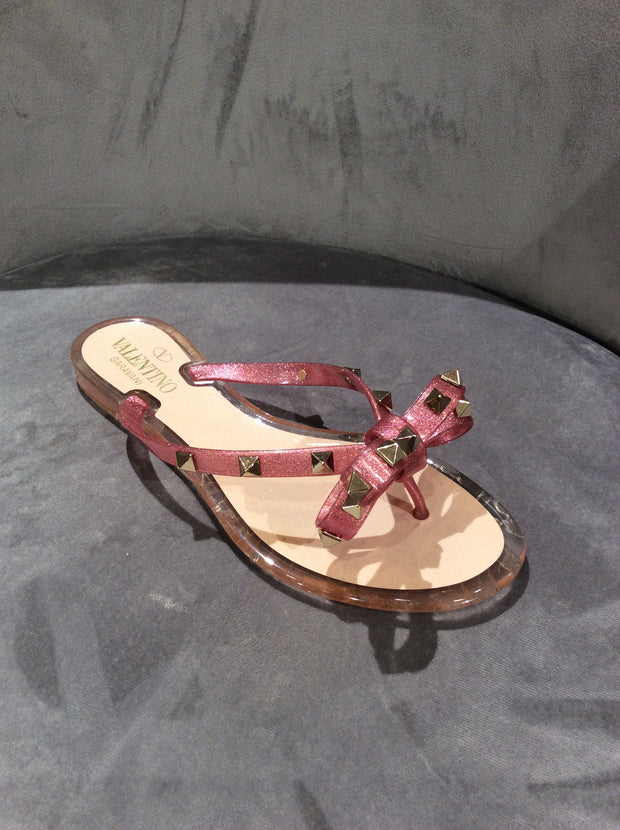 Valentino Garavani Rockstud PVC Jelly Thong Sandal in Pink Size 5/35