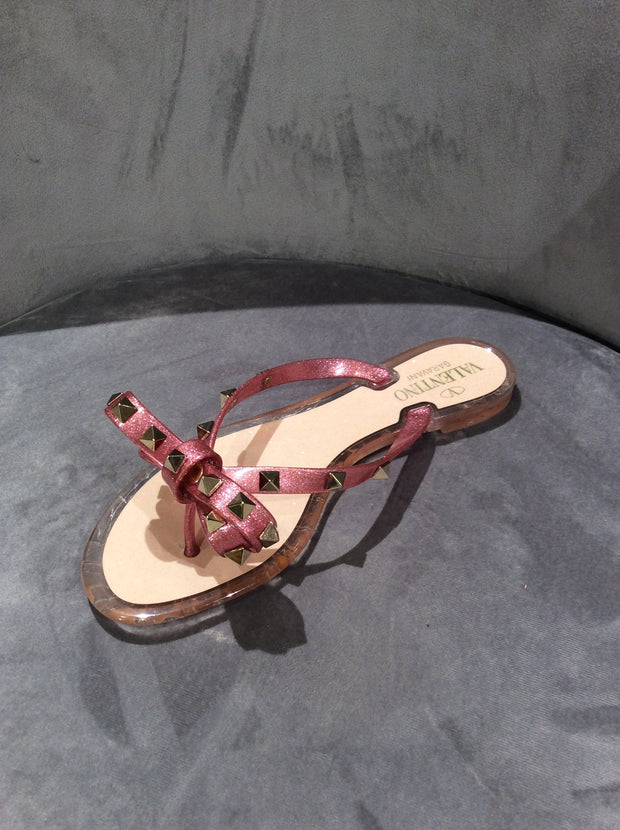 Valentino Garavani Rockstud PVC Jelly Thong Sandal in Pink Size 5/35