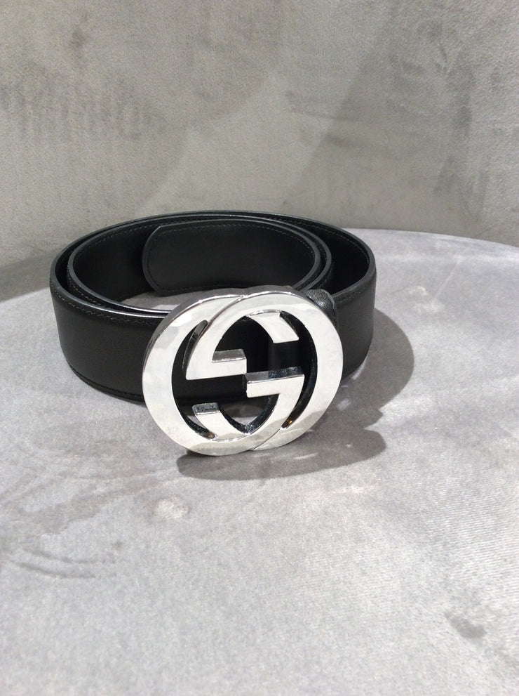Black Gucci belt with silver hardware size 95
