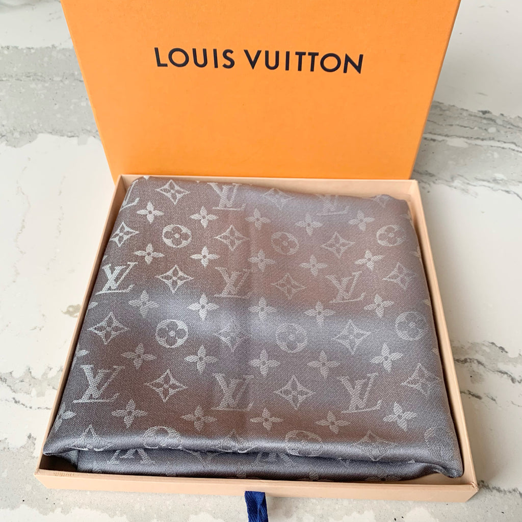 Louis Vuitton Essential Shine Monogram 2022 Scarf w/ Tags